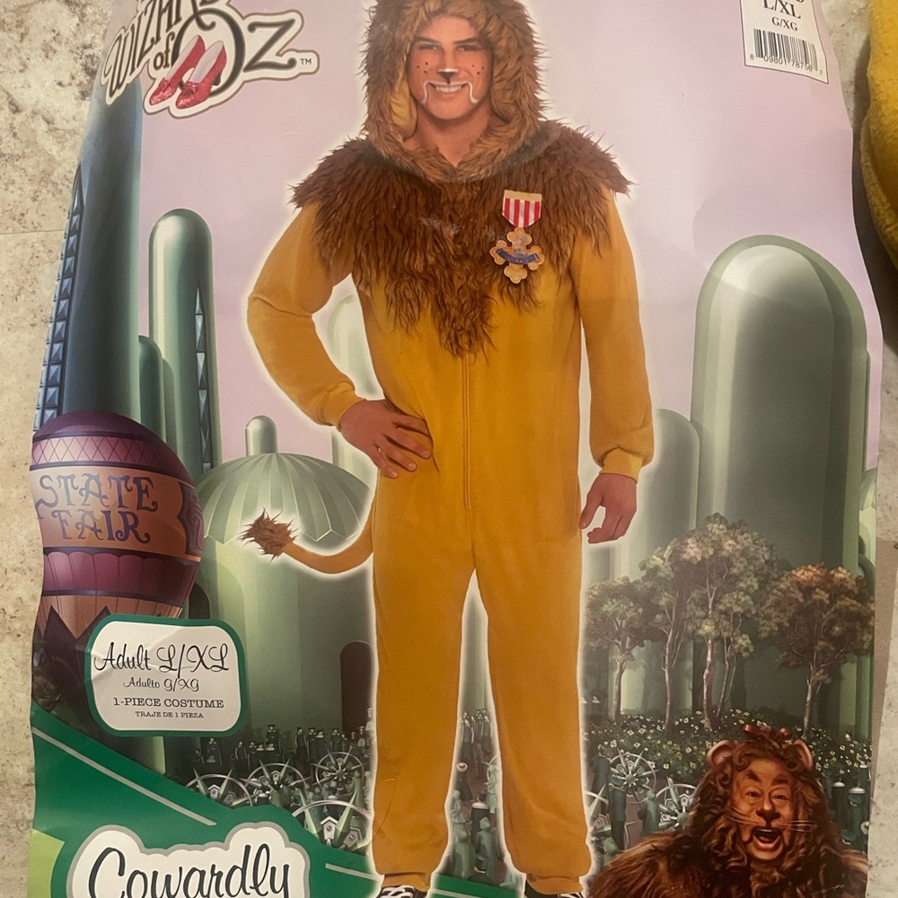 Wizard of Oz Cowardly Lion Men’s Costume - size L/XL